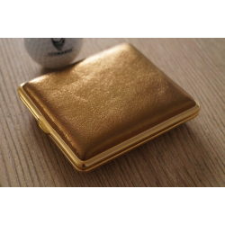 GERMANUS Zigarettenetui Metall Korpus mit Leder Bezug - Made in Germany  - Design Gold Leder